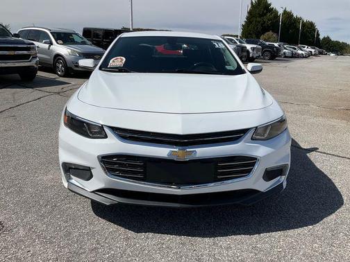 Summit White 2018 Chevrolet Malibu LT
