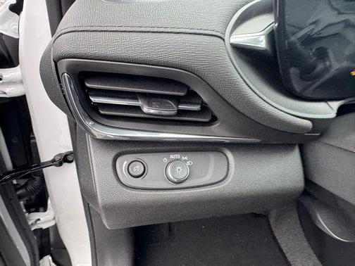 Summit White 2026 Buick Envista Preferred FWD