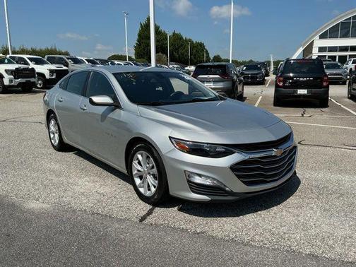 Silver Ice Metallic 2022 Chevrolet Malibu FWD LT