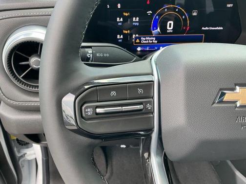 Summit White 2026 Chevrolet Colorado LT