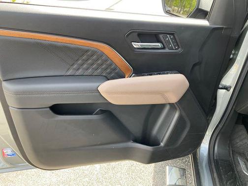 Sterling Metallic 2026 GMC Canyon Denali