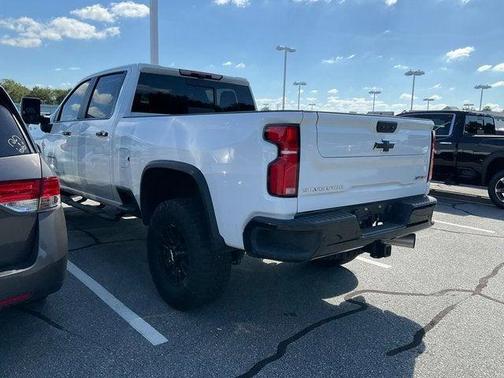2025 Chevrolet Silverado 2500 4WD Crew Cab Standard Bed ZR2