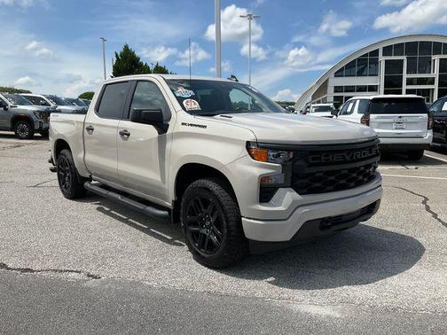 White Sands 2026 Chevrolet Silverado 1500 Custom