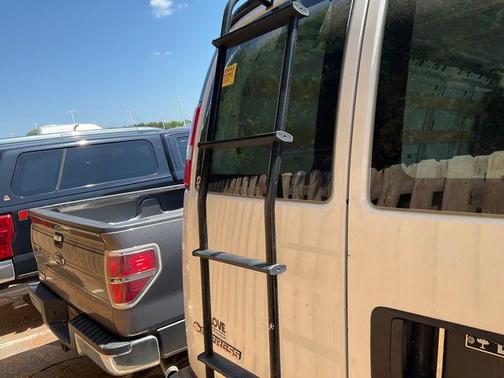 Summit White 2022 Chevrolet Express 2500 Work Van