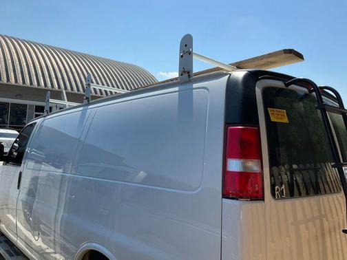 Summit White 2022 Chevrolet Express 2500 Work Van