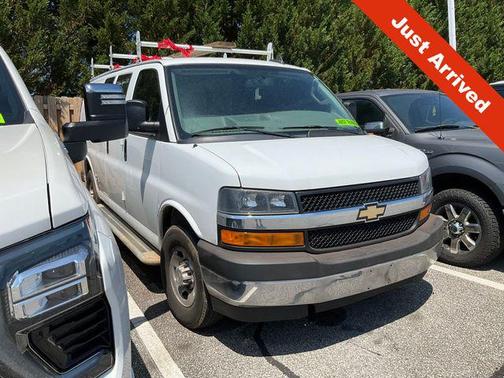 Summit White 2022 Chevrolet Express 2500 Work Van