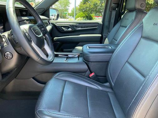 Summit White 2023 GMC Yukon Denali