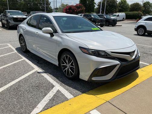 Ice 2024 Toyota Camry SE