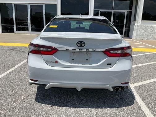 Ice 2024 Toyota Camry SE