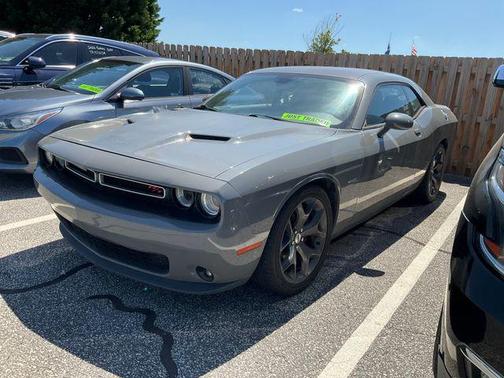 Destroyer Gray Clearcoat 2017 Dodge Challenger R/T