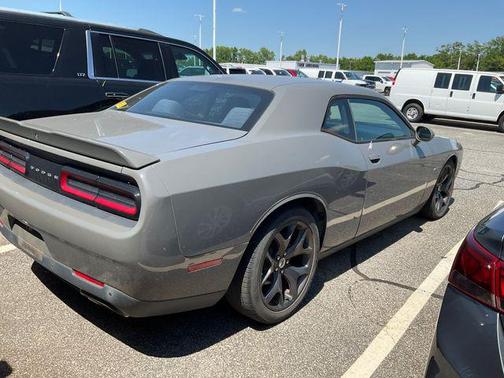 Destroyer Gray Clearcoat 2017 Dodge Challenger R/T