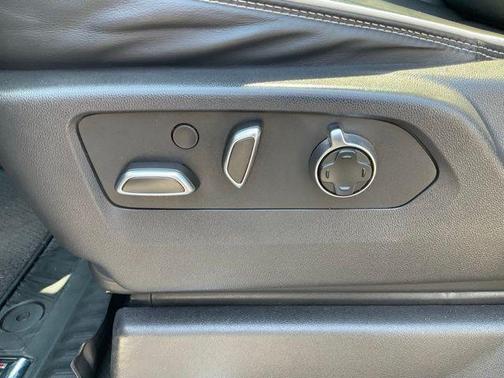 Summit White 2024 GMC Sierra 1500 AT4X