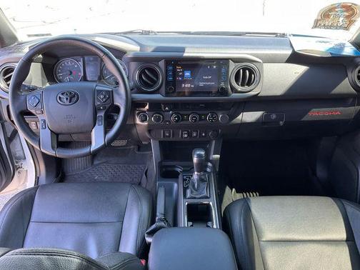 Super White 2018 Toyota Tacoma TRD Sport