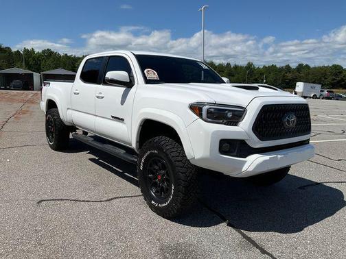 Super White 2018 Toyota Tacoma TRD Sport