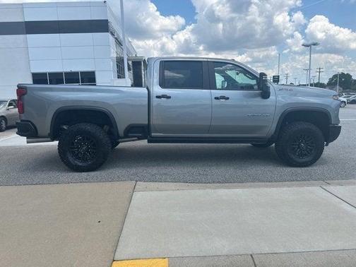 Sterling Gray Metallic 2024 Chevrolet Silverado 2500 4WD Crew Cab Standard Bed ZR2