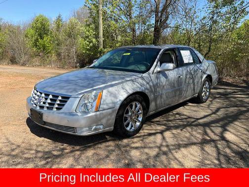 Radiant Silver Metallic 2011 Cadillac DTS Luxury Collection