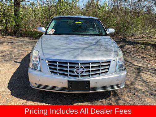 Radiant Silver Metallic 2011 Cadillac DTS Luxury Collection