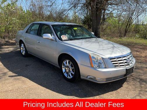 Radiant Silver Metallic 2011 Cadillac DTS Luxury Collection