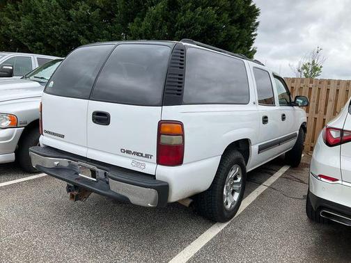 Summit White 2002 Chevrolet Suburban 1500 LS