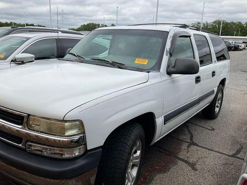 Summit White 2002 Chevrolet Suburban 1500 LS