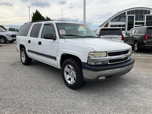 Summit White 2002 Chevrolet Suburban 1500 LS