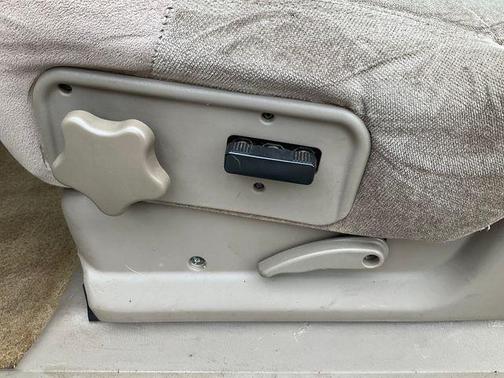 Summit White 2002 Chevrolet Suburban 1500 LS