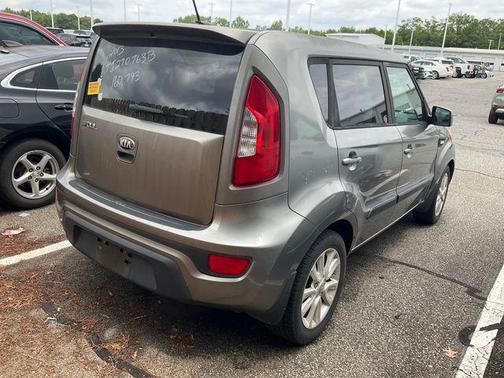 Titanium Pearl Metallic 2013 Kia Soul Base