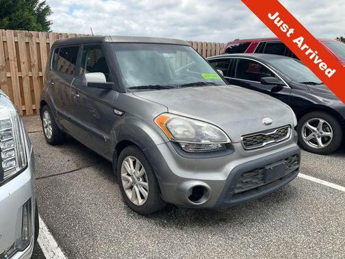 Titanium Pearl Metallic 2013 Kia Soul Base