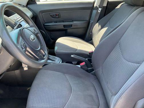 Titanium Pearl Metallic 2013 Kia Soul Base