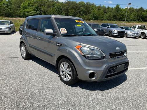 Titanium Pearl Metallic 2013 Kia Soul Base