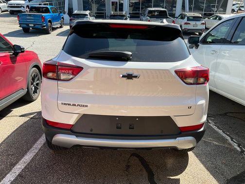 Summit White 2021 Chevrolet Trailblazer LT