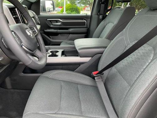 Bright White Clearcoat 2025 RAM 1500 Big Horn/Lone Star