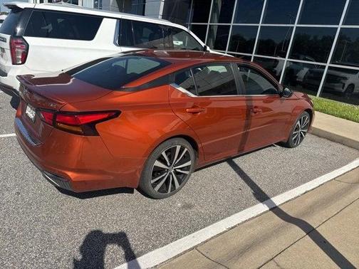 2022 Nissan Altima SR FWD
