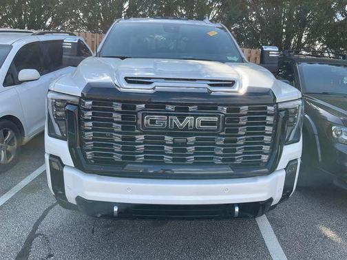 White Frost Tricoat 2025 GMC Sierra 2500 Denali Ultimate