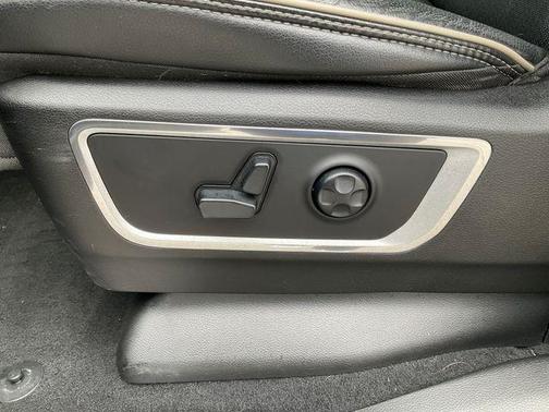Maximum Steel Metallic Clearcoat 2019 RAM 1500 Laramie
