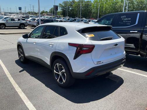 Summit White 2026 Chevrolet Trax FWD 1RS