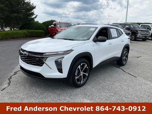 Summit White 2026 Chevrolet Trax FWD 1RS