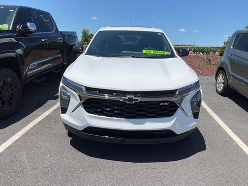 Summit White 2026 Chevrolet Trax FWD 1RS