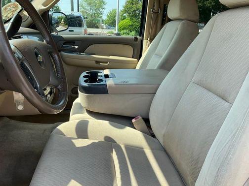 Summit White 2009 Chevrolet Tahoe LS