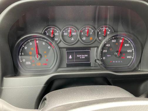 Summit White 2026 Chevrolet Silverado 2500 Custom