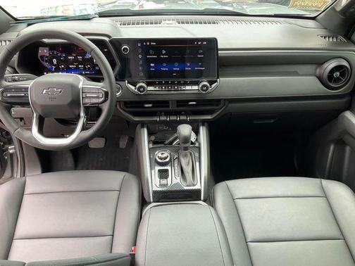 Sterling Gray Metallic 2025 Chevrolet Colorado Trail Boss
