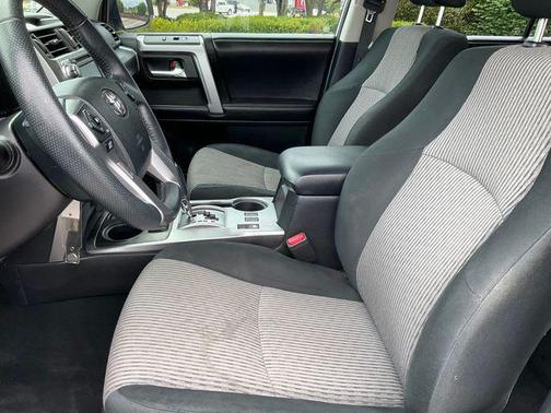 Classic Silver Metallic 2016 Toyota 4Runner SR5