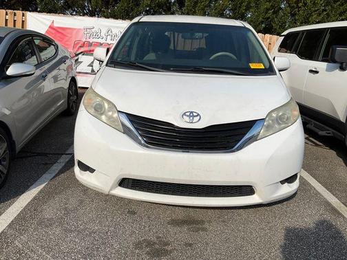 2011 Toyota Sienna LE