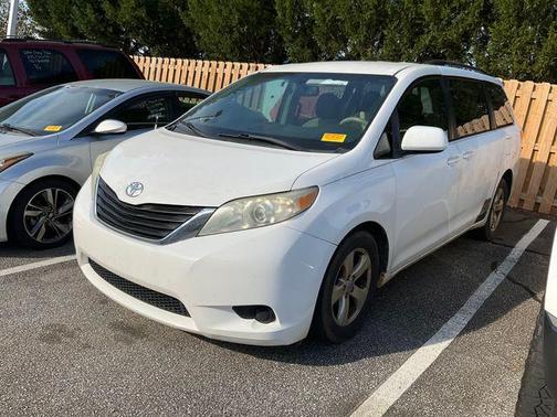 2011 Toyota Sienna LE