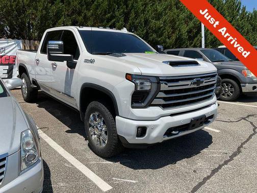Iridescent Pearl Tricoat 2024 Chevrolet Silverado 2500 High Country
