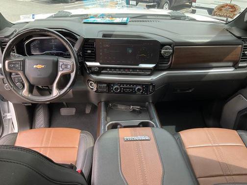 Iridescent Pearl Tricoat 2024 Chevrolet Silverado 2500 High Country