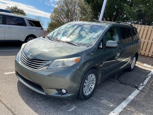 2014 Toyota Sienna XLE