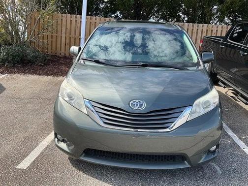 2014 Toyota Sienna XLE