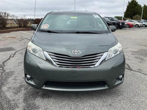 2014 Toyota Sienna XLE