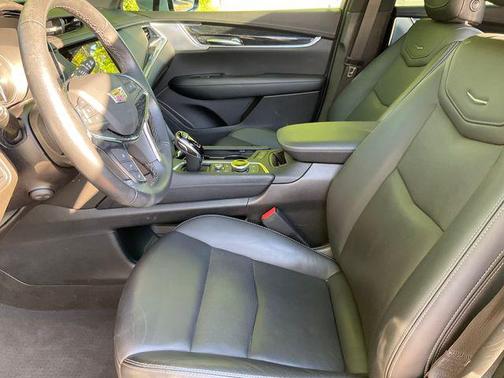 Argent Silver Metallic 2023 Cadillac XT5 Premium Luxury